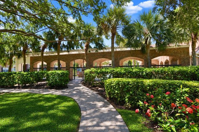 10200 GANDY BOULEVARD N 334, St Petersburg, FL 33702