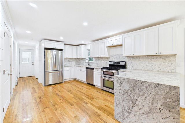 37 Gooseberry Lane, Marstons Mills, MA 02648
