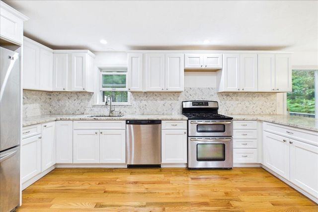 37 Gooseberry Lane, Marstons Mills, MA 02648