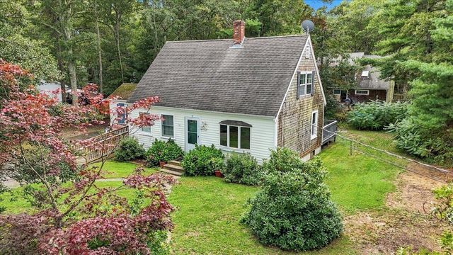 37 Gooseberry Lane, Marstons Mills, MA 02648