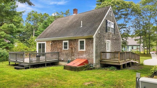 37 Gooseberry Lane, Marstons Mills, MA 02648