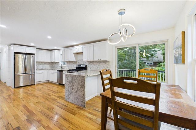 37 Gooseberry Lane, Marstons Mills, MA 02648