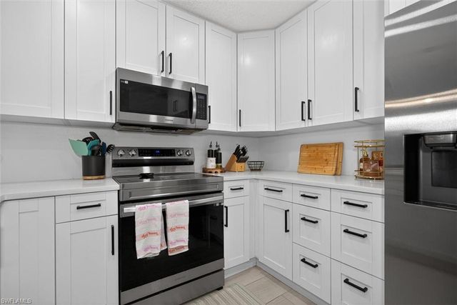 6315 Royal Woods DR, Fort Myers, FL 33908