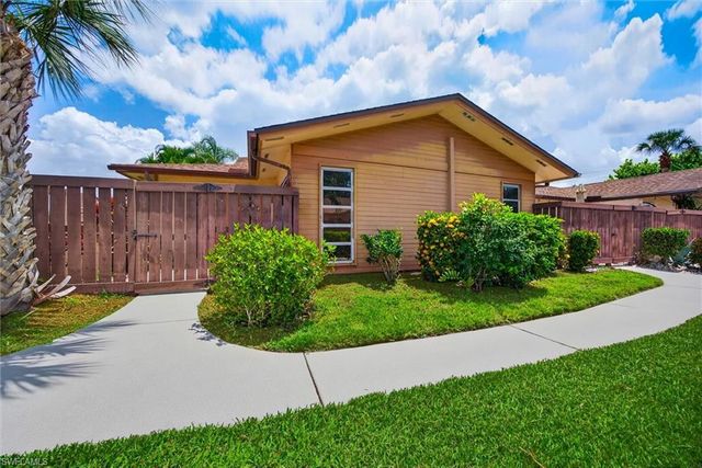 6315 Royal Woods DR, Fort Myers, FL 33908