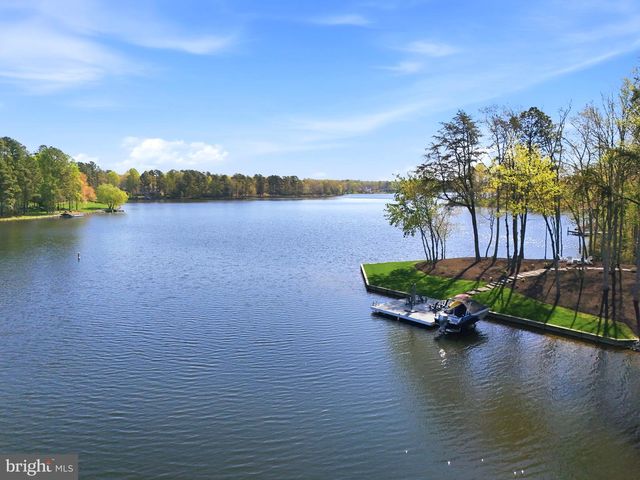11215 PRESWICK LN, Spotsylvania, VA 22551