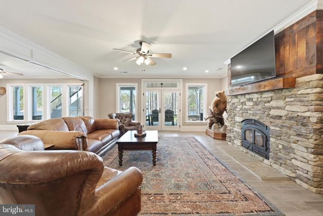 11215 PRESWICK LN, Spotsylvania, VA 22551