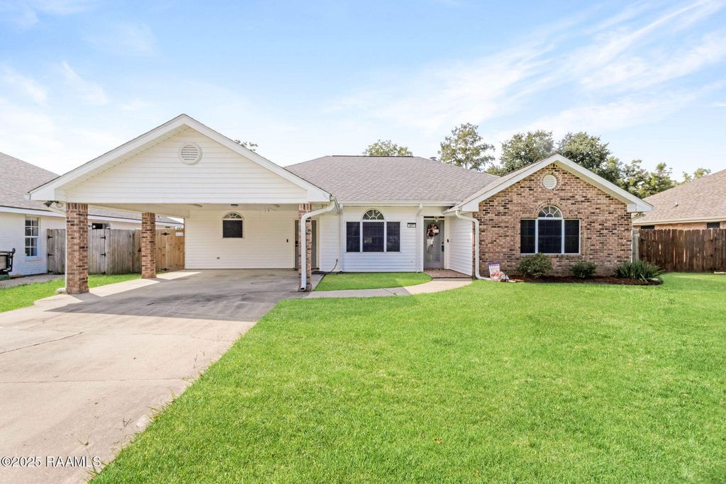 217 Longleaf Drive, Broussard, LA 70518