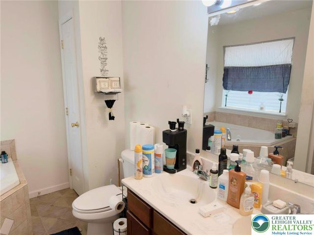 6017 Boardwalk Drive, Coolbaugh Twp, PA 18466