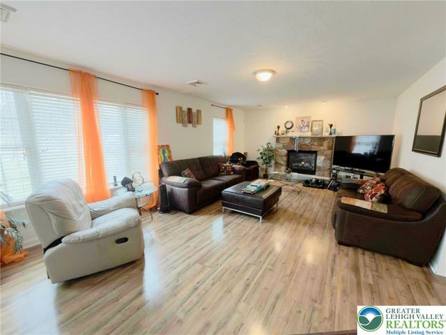 6017 Boardwalk Drive, Coolbaugh Twp, PA 18466