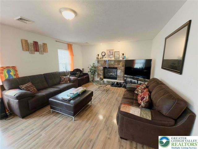 6017 Boardwalk Drive, Coolbaugh Twp, PA 18466