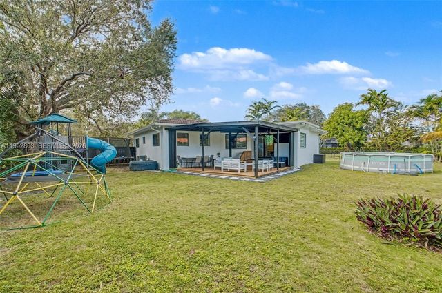 15815 SW 85th Avenue, Palmetto Bay, FL 33157