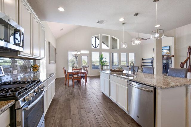 521 Middle Brook DR, Leander, TX 78641