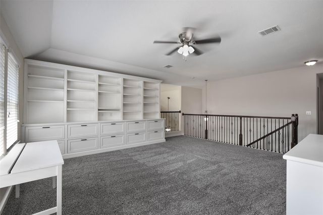 521 Middle Brook DR, Leander, TX 78641