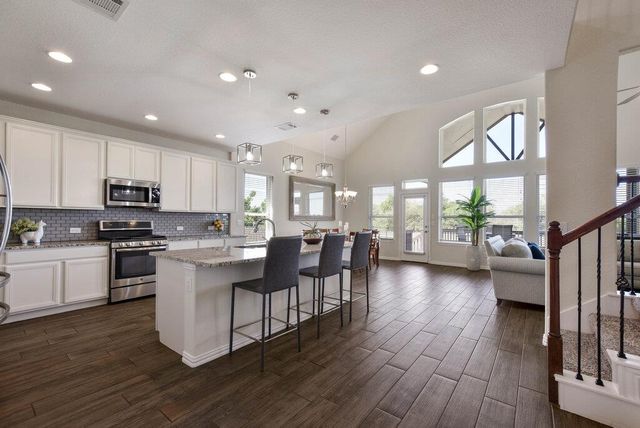 521 Middle Brook DR, Leander, TX 78641