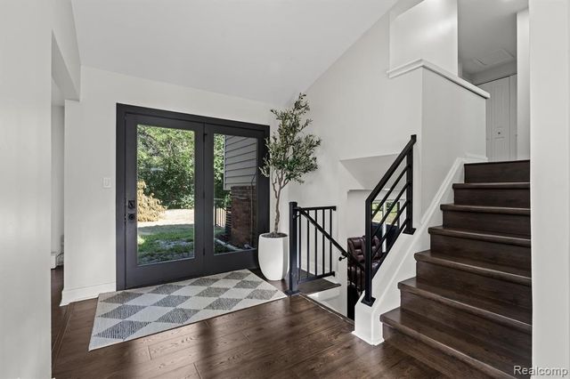 6511 Timber Ridge Drive, Bloomfield Hills, MI 48301