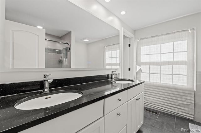 6511 Timber Ridge Drive, Bloomfield Hills, MI 48301