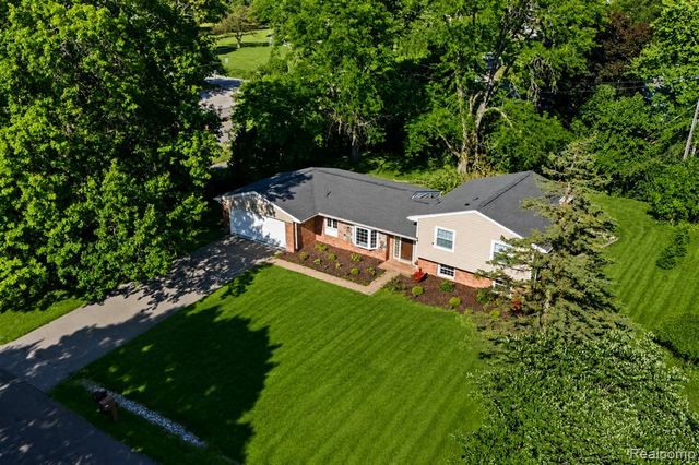6511 Timber Ridge Drive, Bloomfield Hills, MI 48301