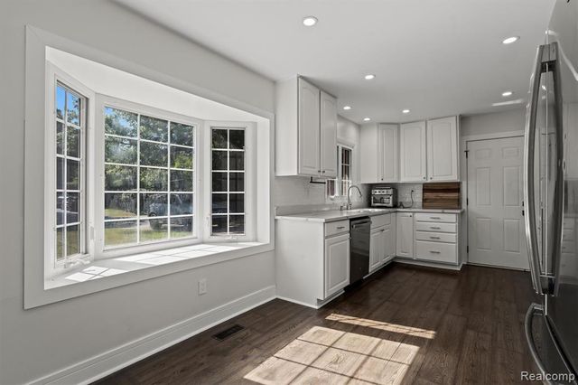 6511 Timber Ridge Drive, Bloomfield Hills, MI 48301