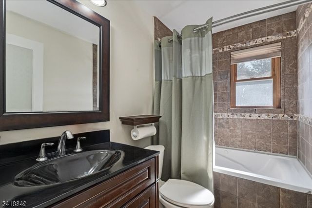 426 Brook Ct, Plainfield City, NJ 07060