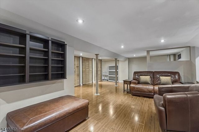 426 Brook Ct, Plainfield City, NJ 07060