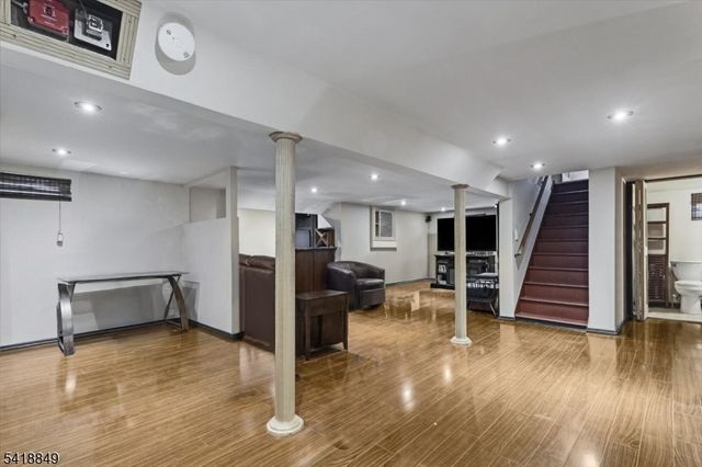 426 Brook Ct, Plainfield City, NJ 07060