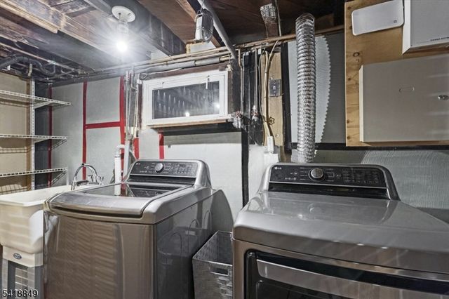 426 Brook Ct, Plainfield City, NJ 07060