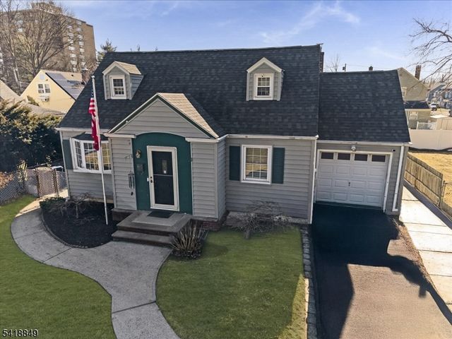 426 Brook Ct, Plainfield City, NJ 07060