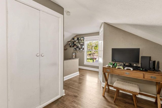 1430 Woodside LANE, Elm Grove, WI 53122