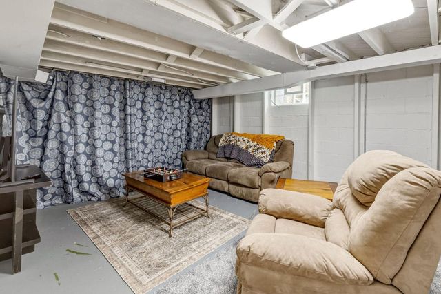 1430 Woodside LANE, Elm Grove, WI 53122