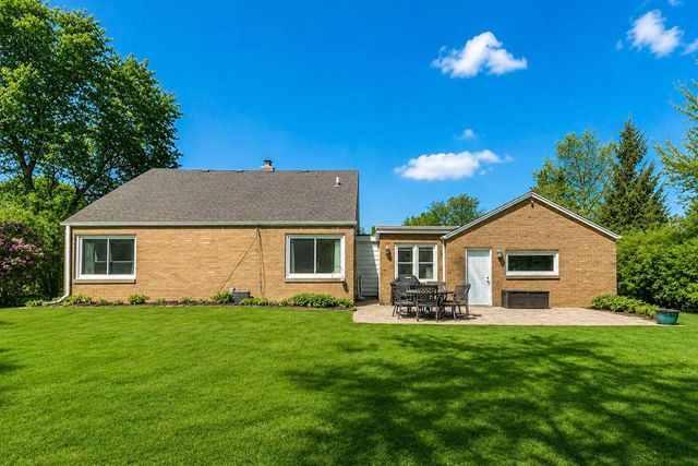 1430 Woodside LANE, Elm Grove, WI 53122