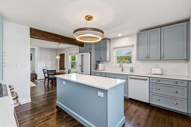 1430 Woodside LANE, Elm Grove, WI 53122