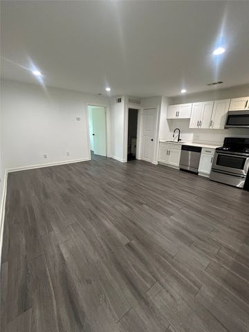 321 E 8th Street 107, Dallas, TX 75203