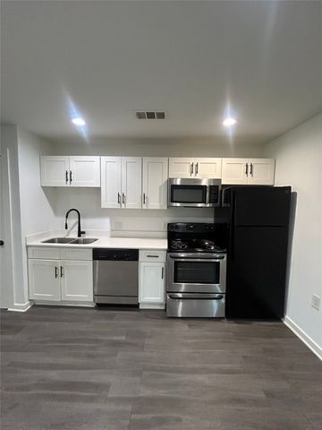 321 E 8th Street 107, Dallas, TX 75203