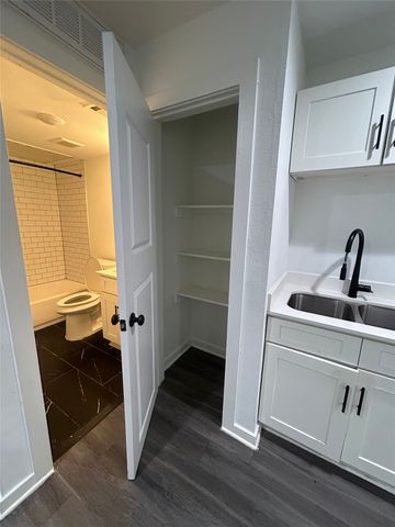 321 E 8th Street 107, Dallas, TX 75203