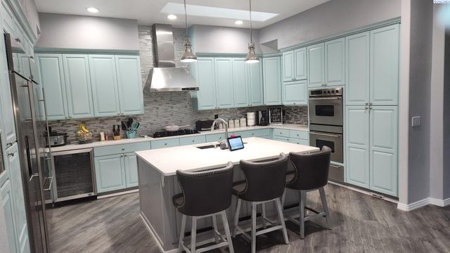 1208 Canyon Lakes Dr, Kennewick, WA 99337