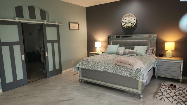 1208 Canyon Lakes Dr, Kennewick, WA 99337