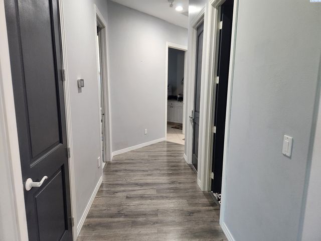 1208 Canyon Lakes Dr, Kennewick, WA 99337