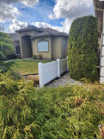 1208 Canyon Lakes Dr, Kennewick, WA 99337