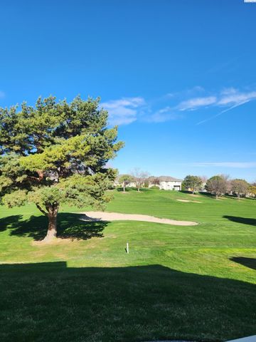 1208 Canyon Lakes Dr, Kennewick, WA 99337