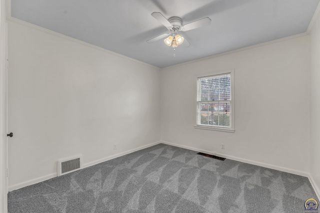 3420 SW Huntoon ST, Topeka, KS 66610