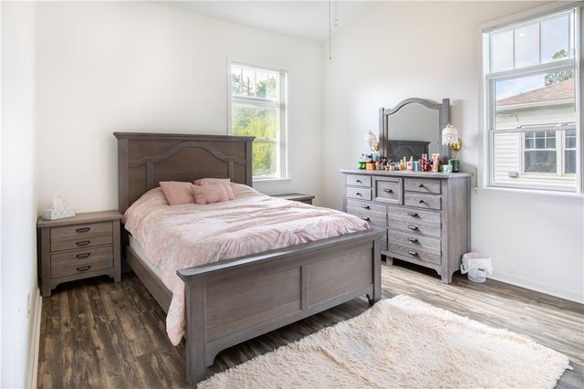 504 N Buhl Farm Dr, Hermitage, PA 16148