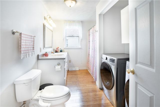 504 N Buhl Farm Dr, Hermitage, PA 16148