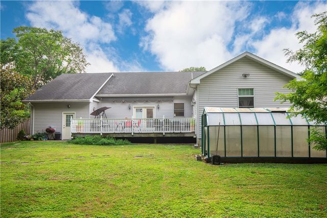 504 N Buhl Farm Dr, Hermitage, PA 16148