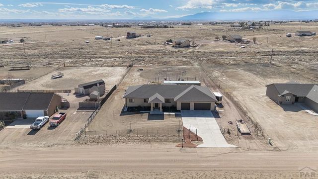 748 E Heron Dr, Pueblo West, CO 81007