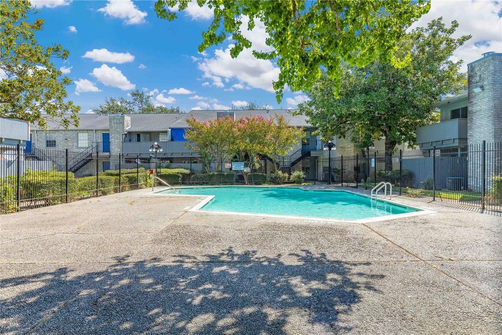 9700 Leawood Boulevard 1406, Houston, TX 77099