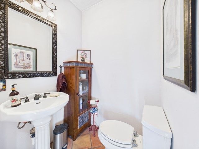 8414 County Road 3907, Athens, TX 75752