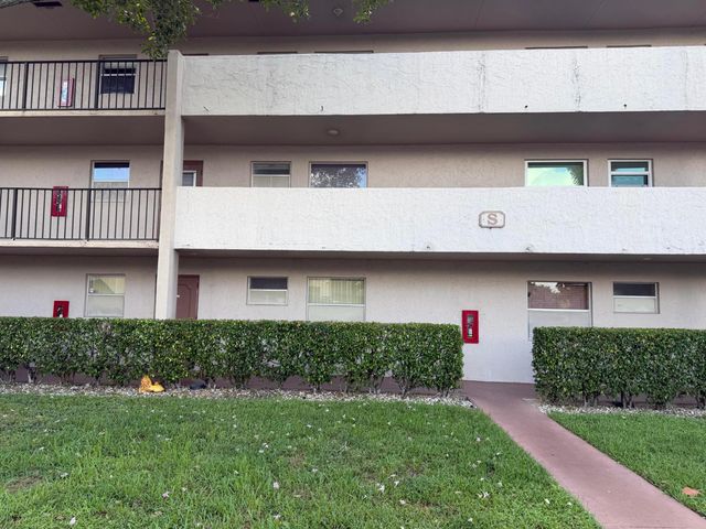 8301 Sands Point Boulevard S103, Tamarac, FL 33321