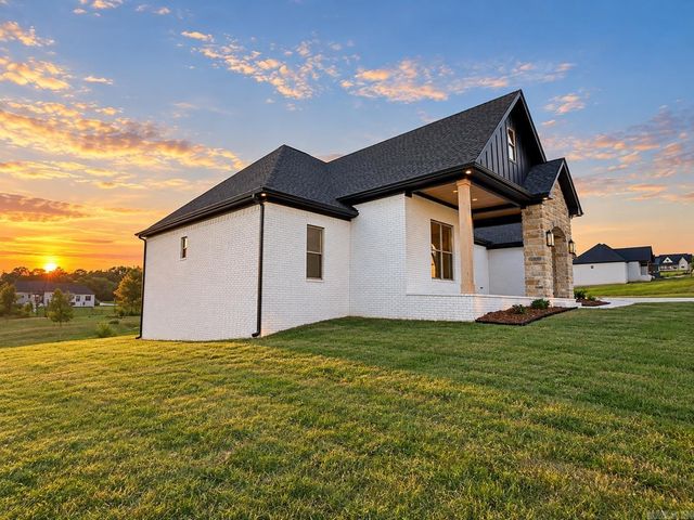1 Bella View Drive, Greenbrier, AR 72058