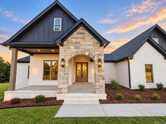 1 Bella View Drive, Greenbrier, AR 72058
