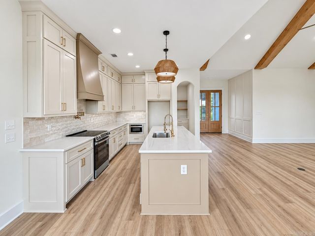 1 Bella View Drive, Greenbrier, AR 72058